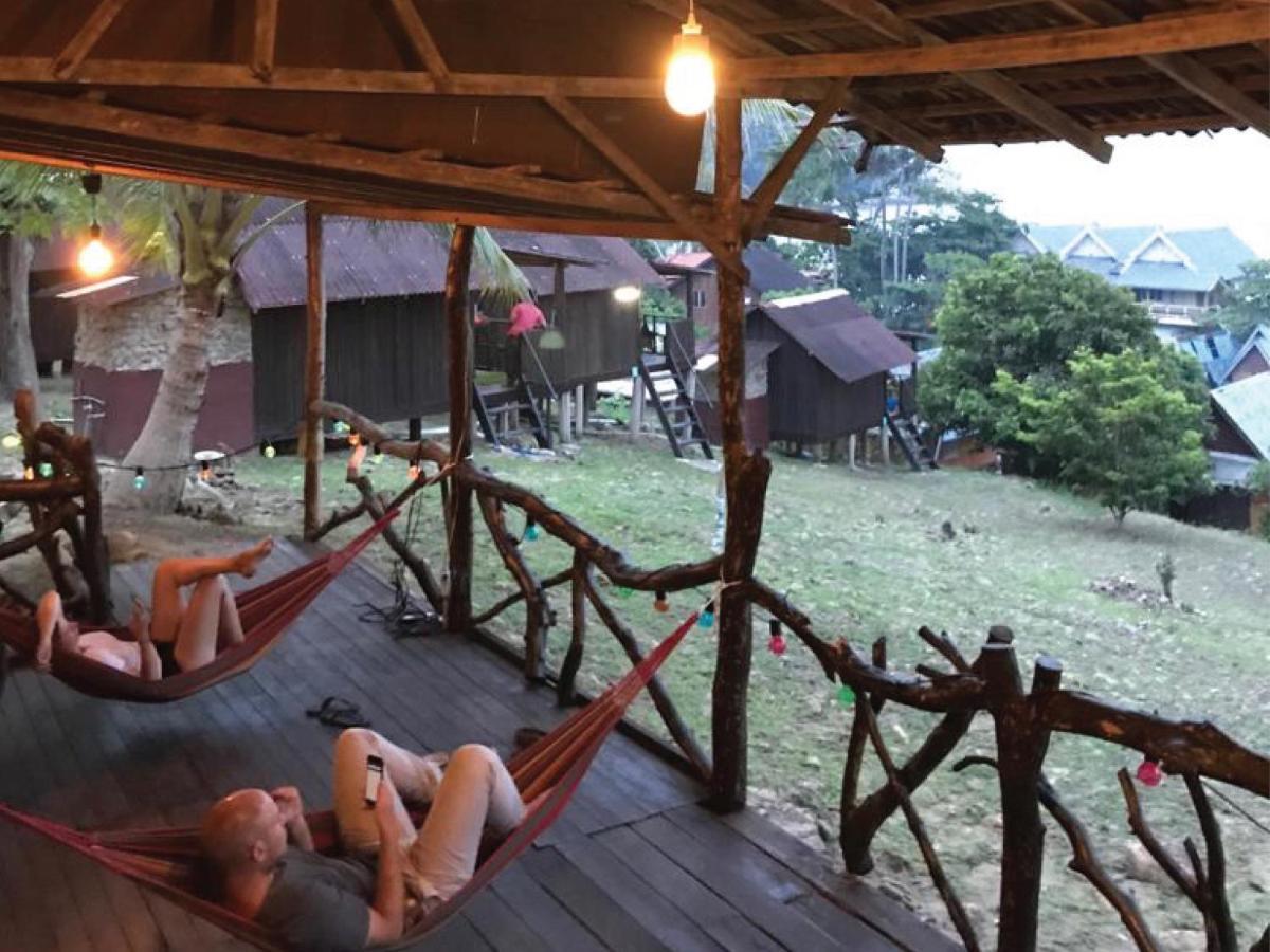 Harrera Perhentian, Long Beach Kampong Pasir Panjang  ภายนอก รูปภาพ