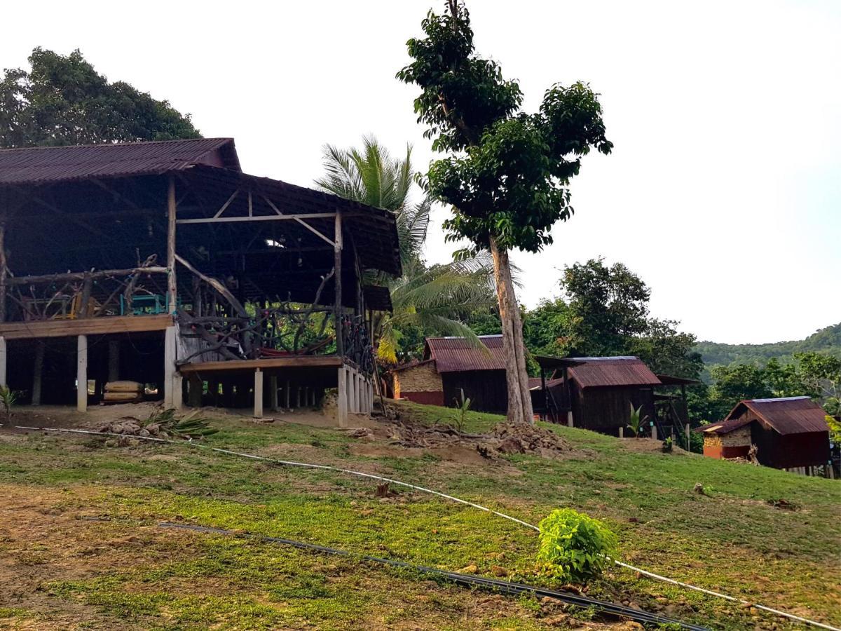 Harrera Perhentian, Long Beach Kampong Pasir Panjang  ภายนอก รูปภาพ