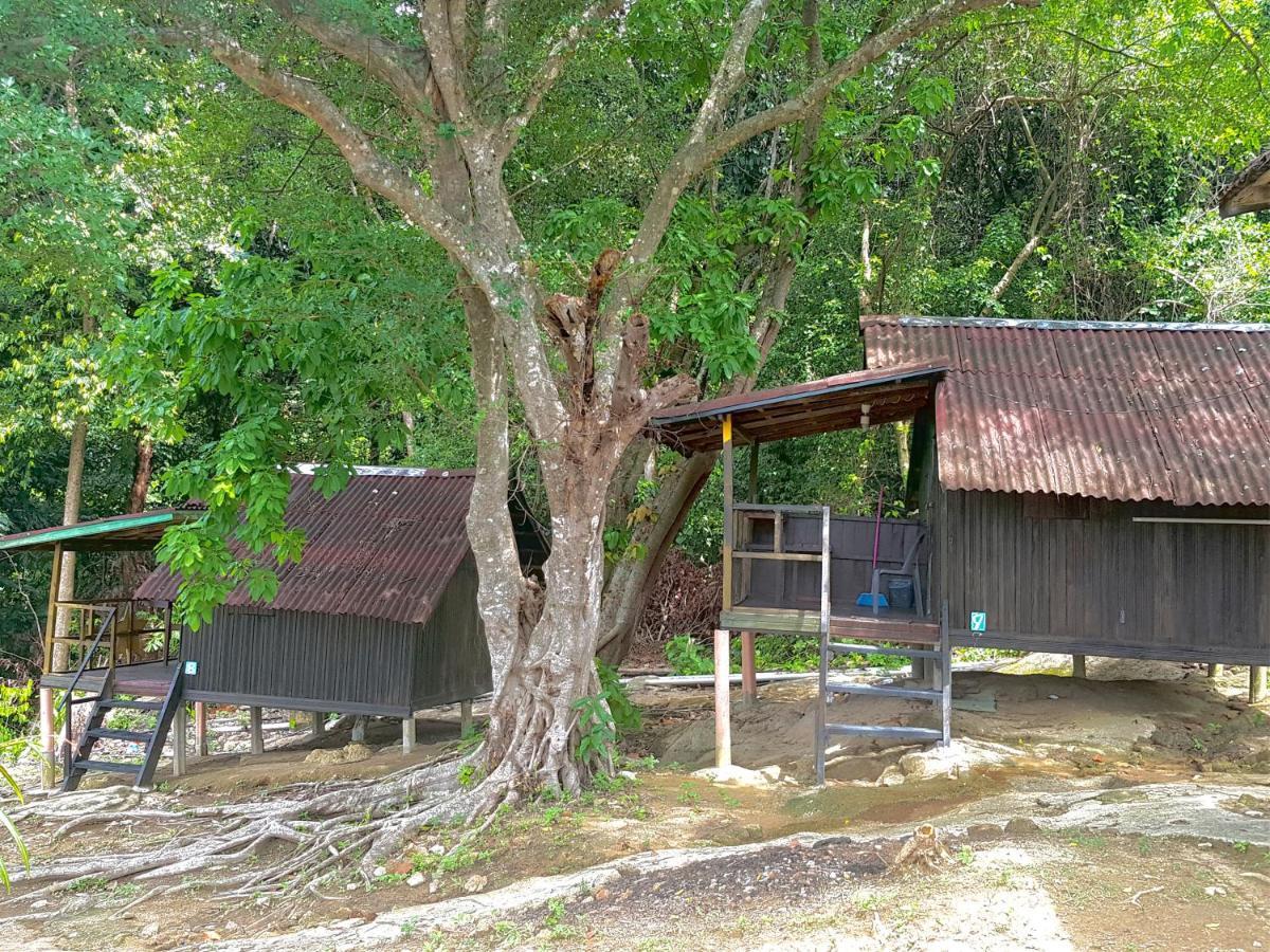 Harrera Perhentian, Long Beach Kampong Pasir Panjang  ภายนอก รูปภาพ