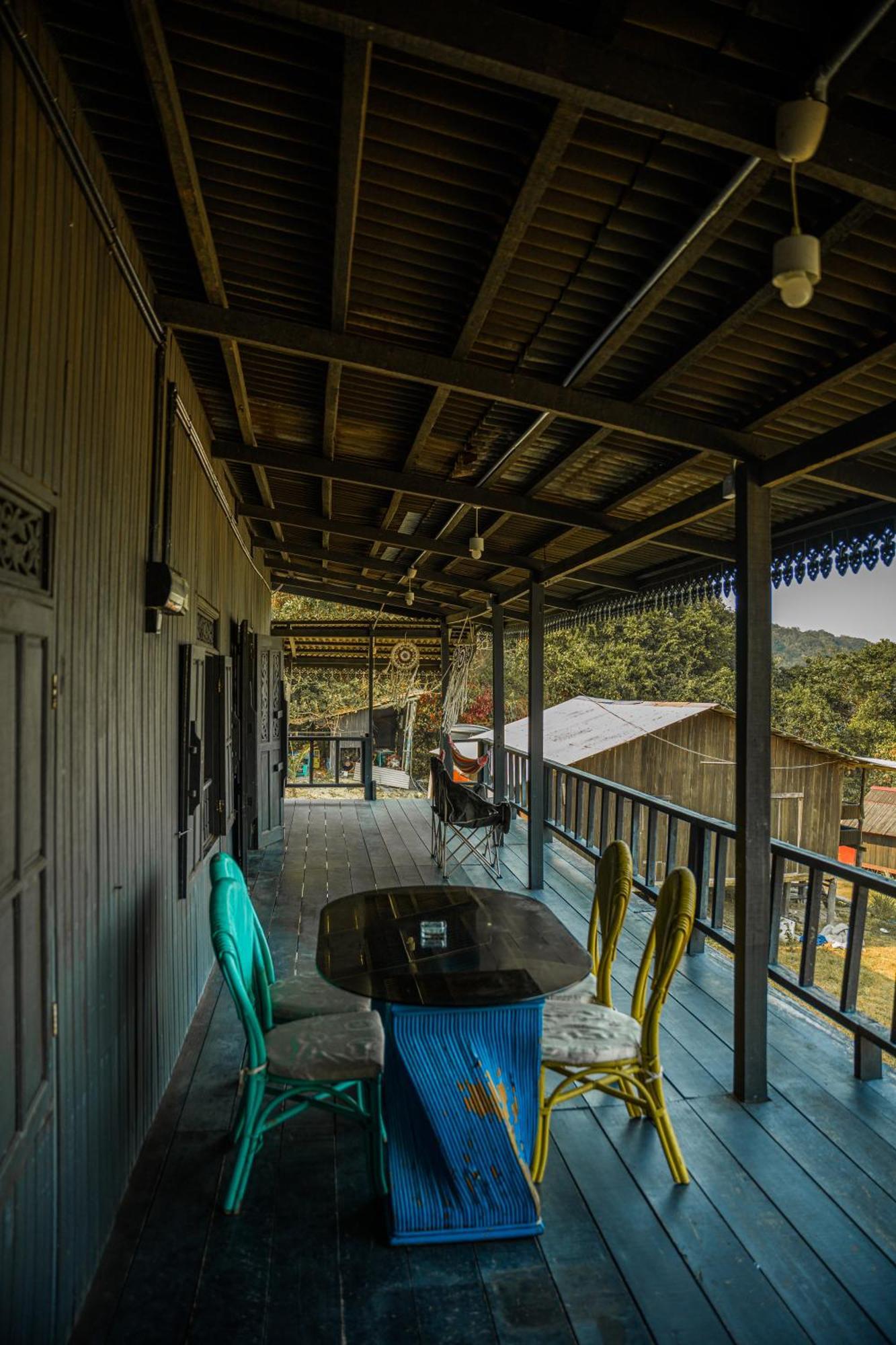 Harrera Perhentian, Long Beach Kampong Pasir Panjang  ภายนอก รูปภาพ