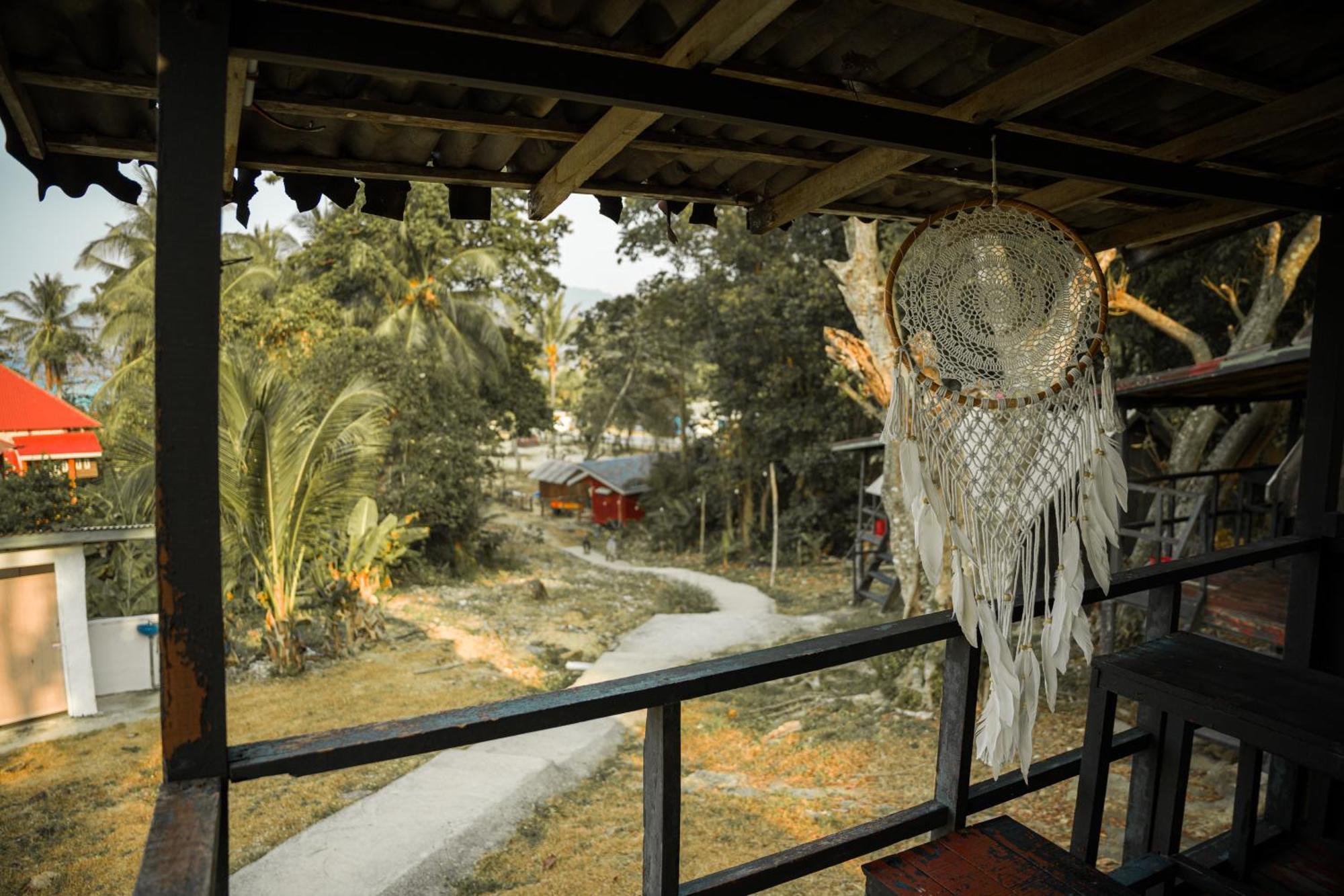 Harrera Perhentian, Long Beach Kampong Pasir Panjang  ภายนอก รูปภาพ